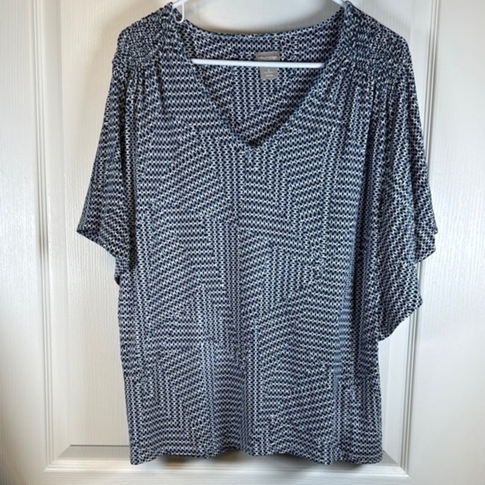 Chico's White Blue V-Neck Wide Flare Sleeves Size 2 (Med) EUC #6207